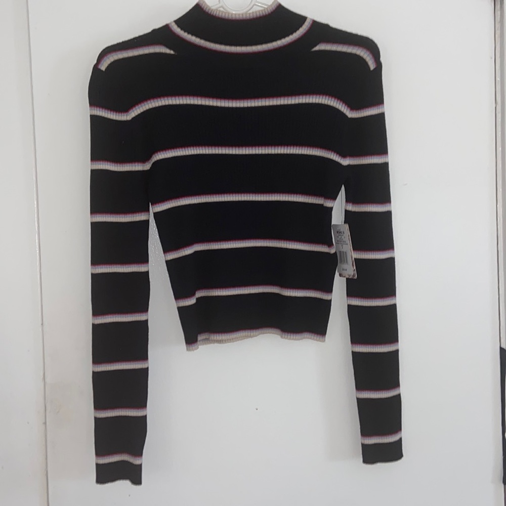 Size medium long sleeve turtleneck
